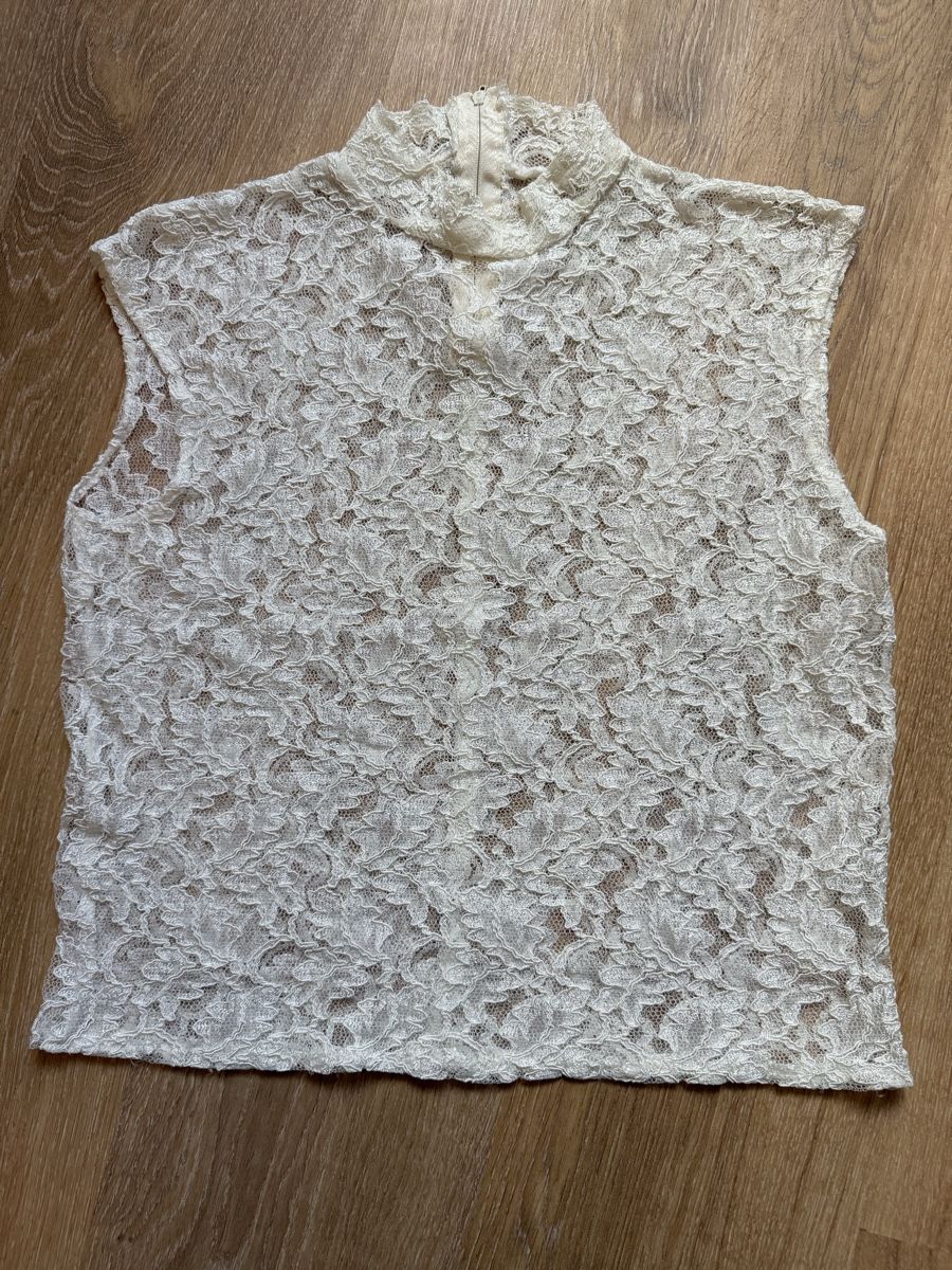 Top: Top en dentelle blanc crème, t.38/M – Usato da Tavannes venduto da Thriftshop