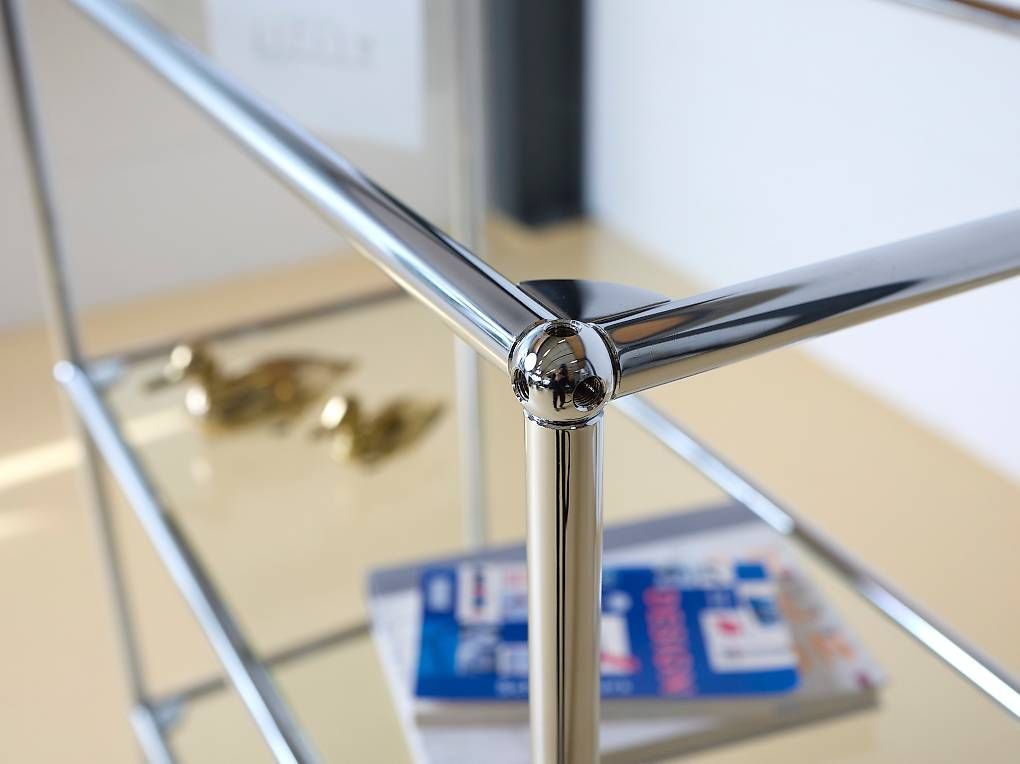 USM Scaffali: USM Sideboard / Regal mit Glastablar, Lieferung möglich – Usato da Meinisberg venduto da atelier_TILIJA 6