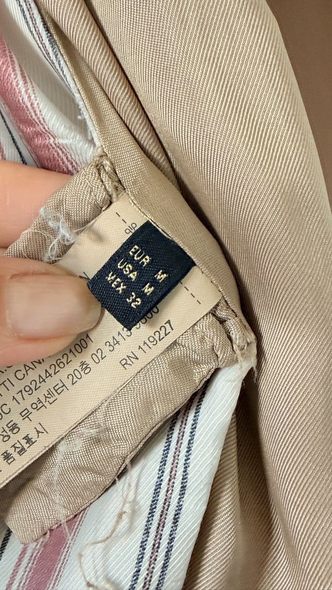 Massimo Dutti Cappotti: Trench-coat Massimo Dutti beige taille M – Usato da Bulle venduto da LeMoleson 5