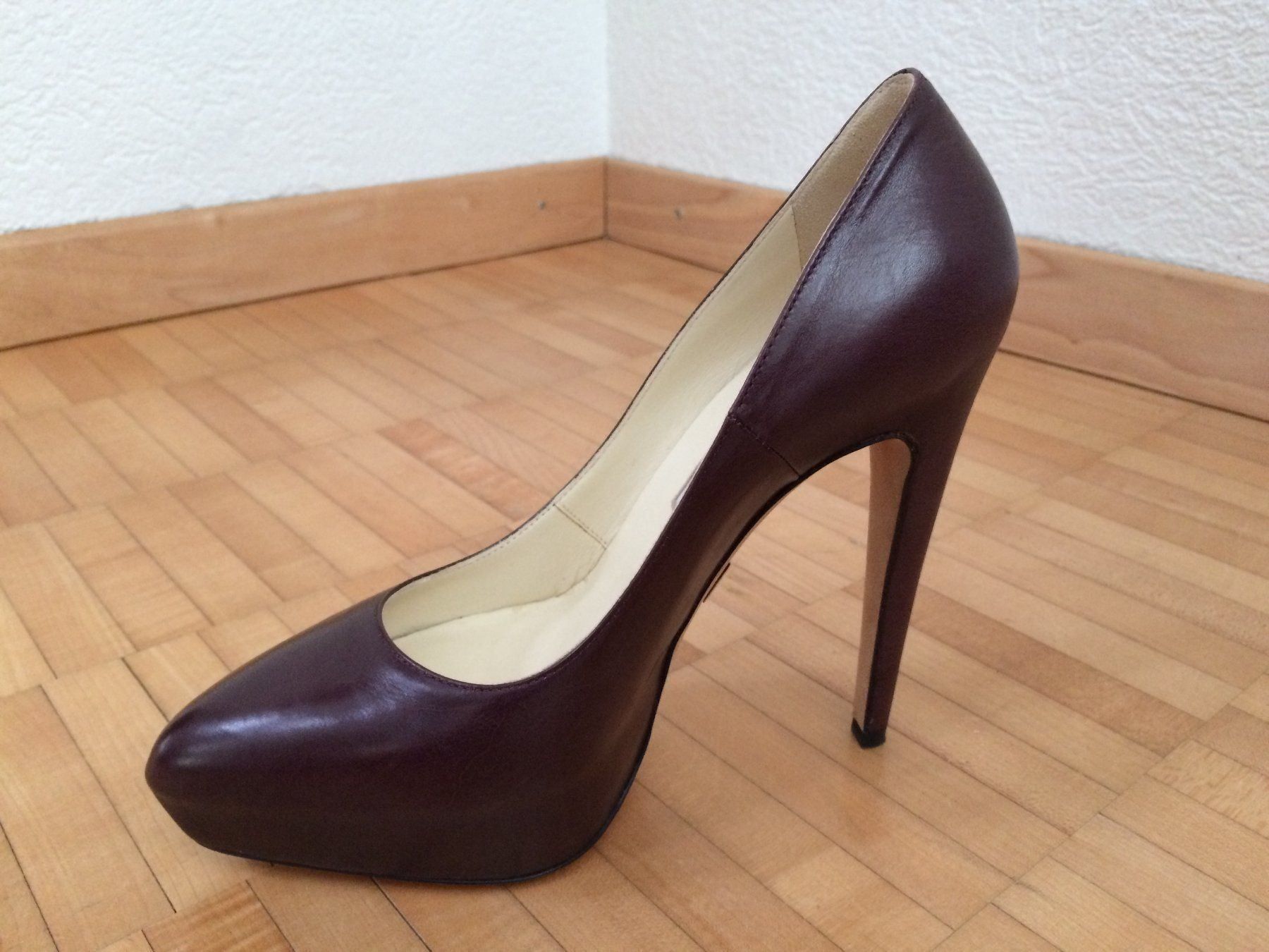 Scarpe da donna: Brian Atwood Lederpumps - neu – Nuovo (secondo la descrizione) da Zürich venduto da cyberbliss