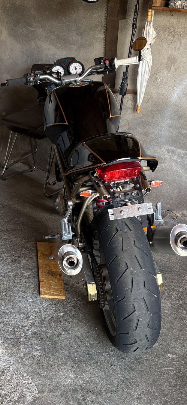 Strada: Ducati 900 Vergaser + Ducati 696 – Usato da Sünikon venduto da R.K.E. 2