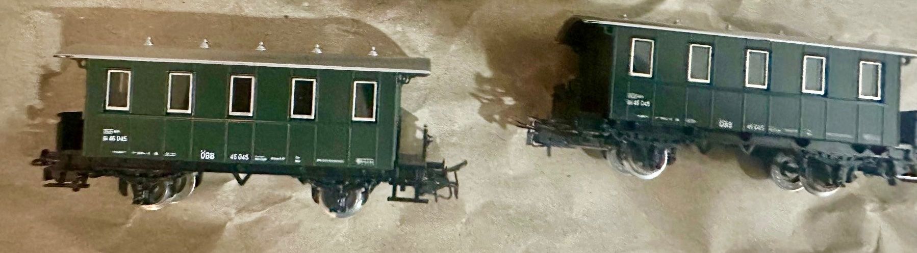Märklin Modellini di ferrovie: 2x Märklin ÖBB Personenwagen – Usato da Oftringen venduto da ib.85 1