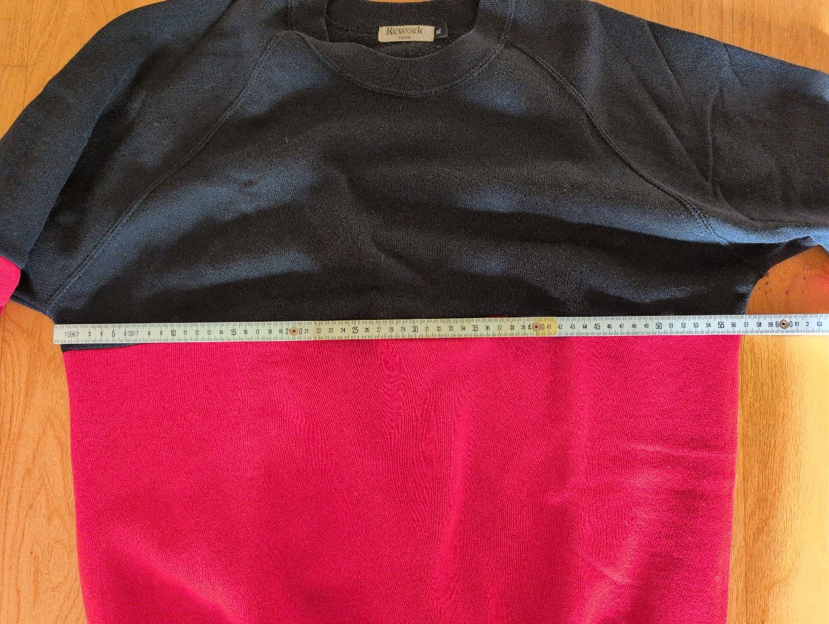 Pullover & Sweatshirts: Fizzen Rework Pullover, Grösse XL, Rot/Schwarz – Gebraucht aus Chur von Eona4 3