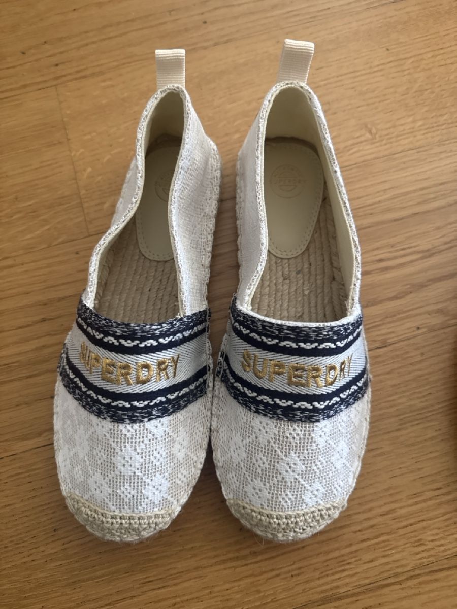Scarpe da donna: Superdry Espadrilles Sommer Schuhe, 2 Paar, Grösse 39 – Nuovo e nell'imballaggio originale da Glattpark(Opfikon) venduto da AnaStojkov 3
