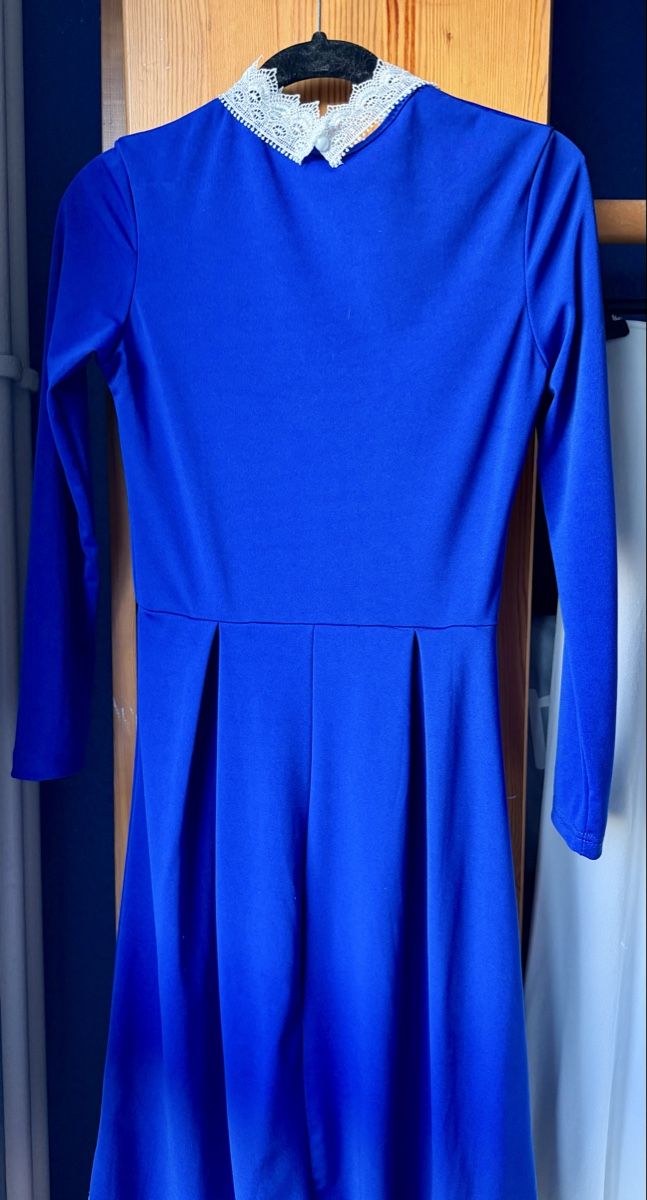 Kleider: Robe bleu avec dentelle blanche – Neu und originalverpackt aus Carouge GE von orc_88rq 5