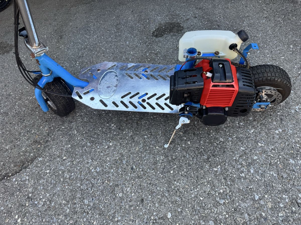 Veicoli per bambini: Trottinette à moteur pour bricoleur  – Difettoso da St-Légier-Chiésaz venduto da spe_ndg5 1