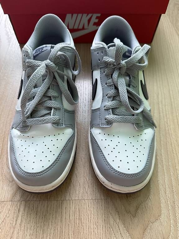 Nike Scarpe per ragazze: Nike Dunk Low summit white/light carbon Grösse 39 – Usato da ZUFIKON venduto da SULMI01 2