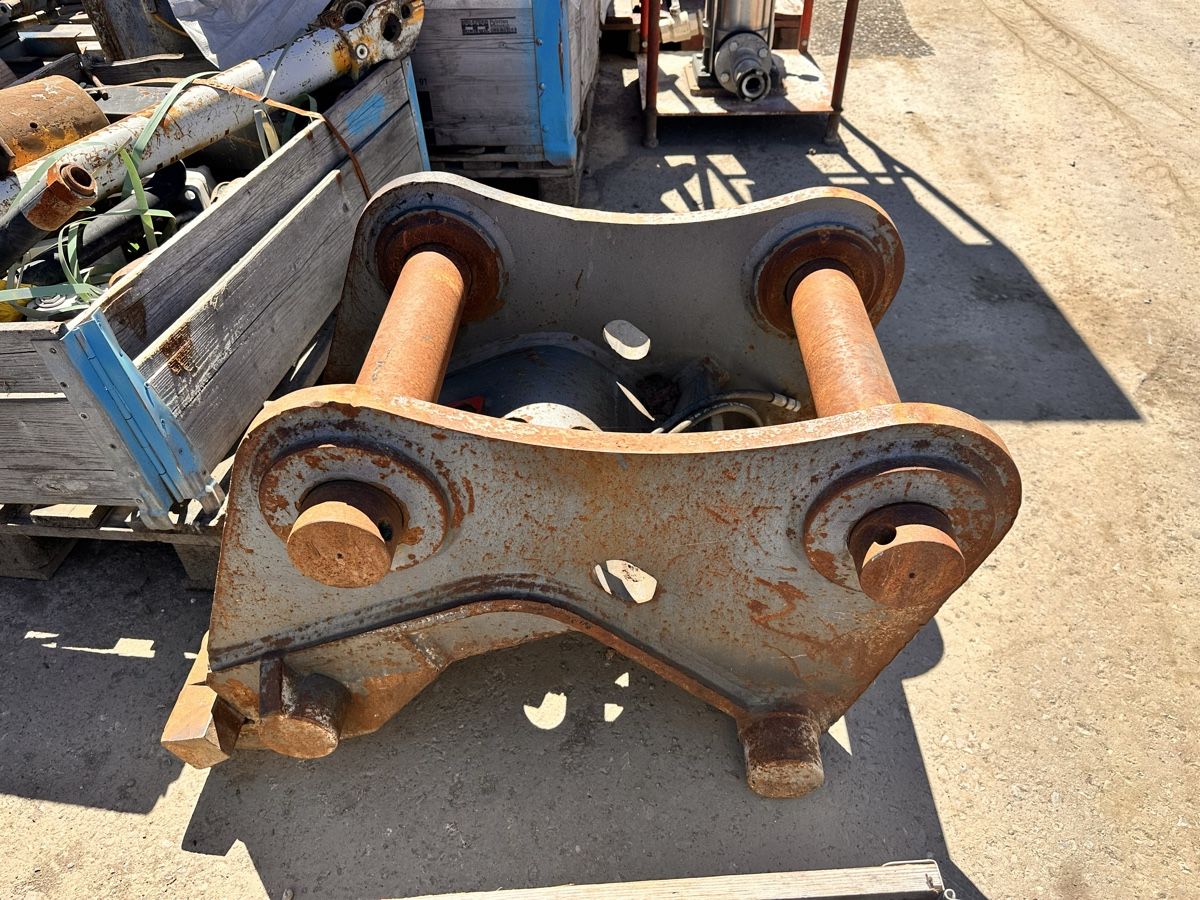 Bagger: Bagger schnellwechsler , anbauplatte – Gebraucht aus lyssach von brax2019