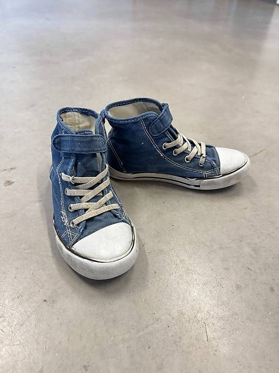 Chaussures garçon: Freizeitschuhe, Gr 31 – D'occasion à Basel par inf_z7j8 2