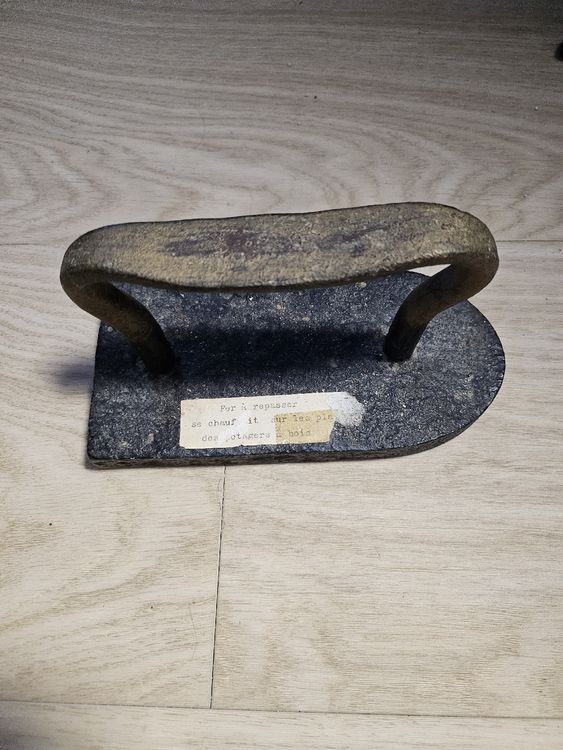 Ancien Fer à étrier D'équitation En Fonte - Dimensions 13,75 X 13 X 5,25 Cm