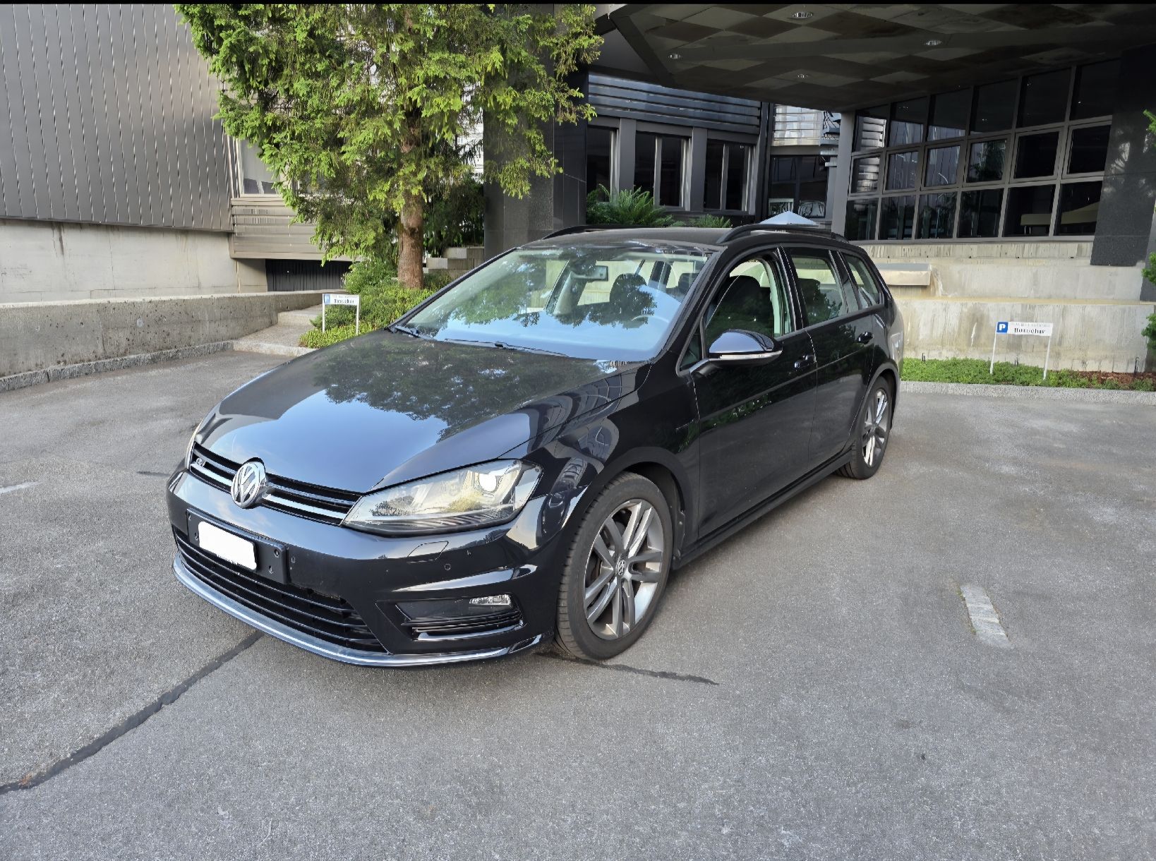 VW Autos: VW GOLF 7 2.0 TDI 4MOTION – D'occasion à Rothenthurm par kop_v9