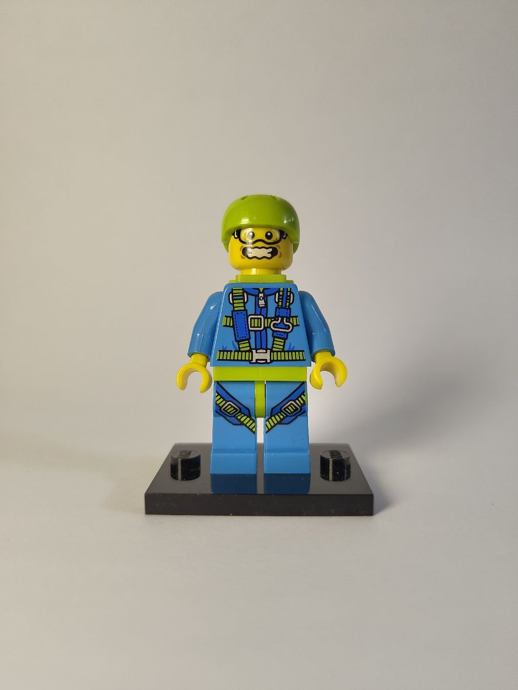 Lego Figuren: Lego Skydiver Minifigur – Gebraucht aus Basel von togaka