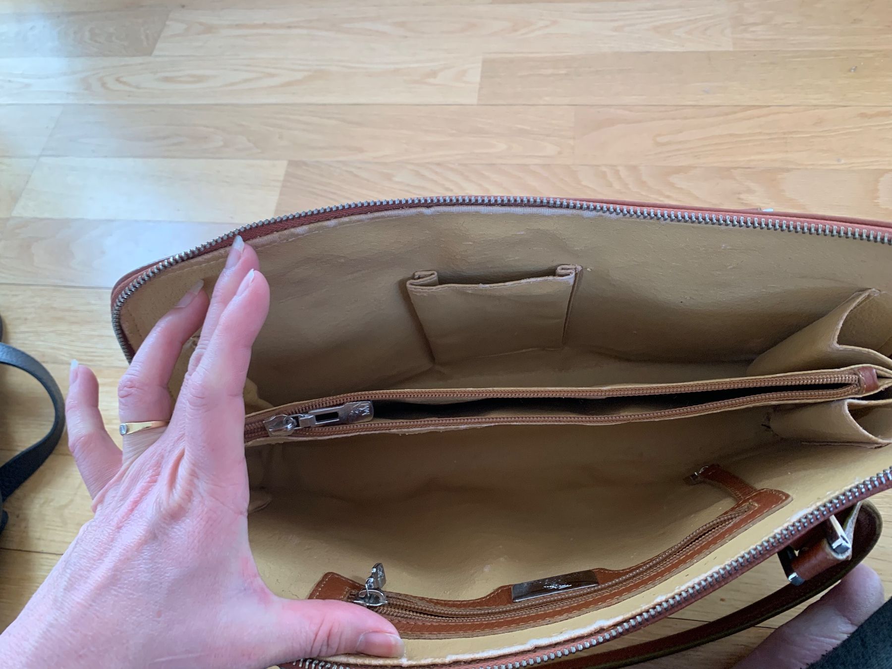 Borse da donna: Tasche von Maison Mollerus – Usato da Flawil venduto da luckystar8 9