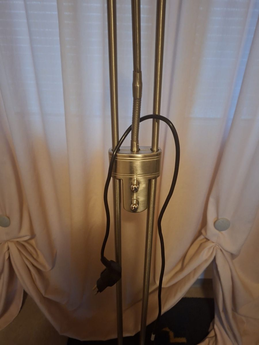 Lampes: Stehlampe Metall mit Leseleuchte gebraucht – D'occasion à Lustmühle par mcross 2