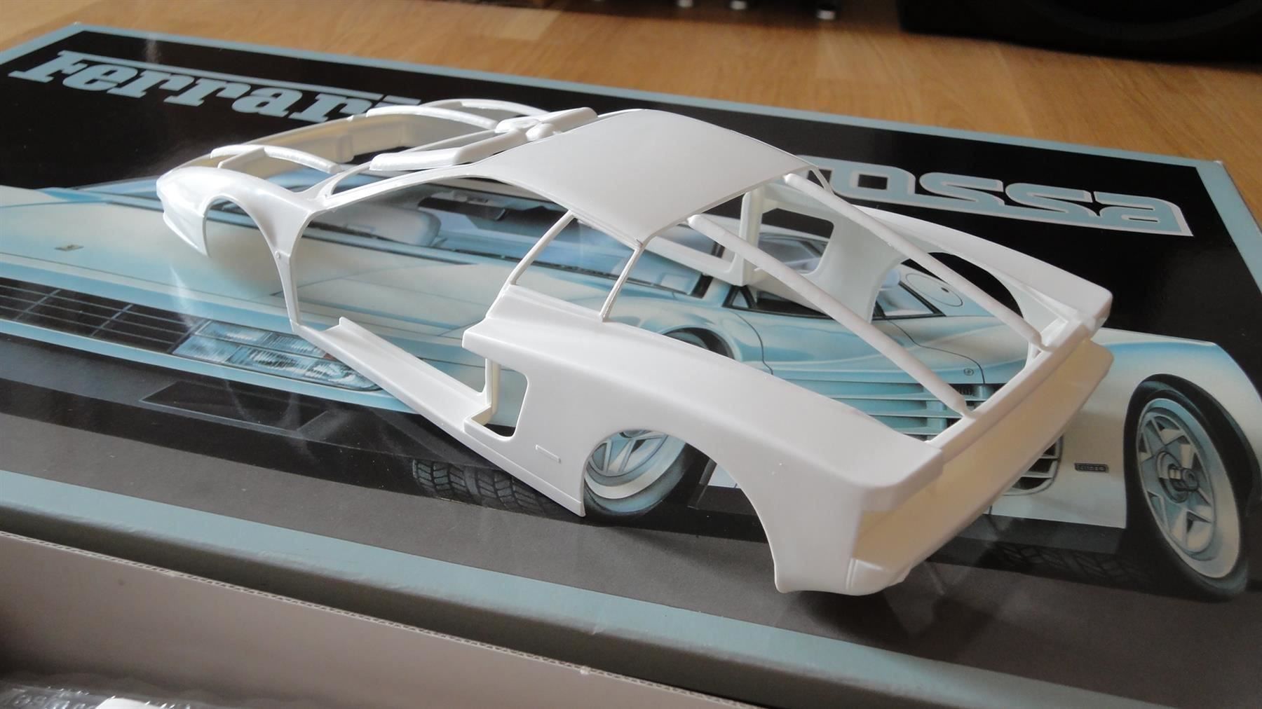 Kit di modellismo & Modellini statici: FUJIMI FERRARI TESTAROSSA WHITE 1:16 – Nuovo (secondo la descrizione) da Frümsen venduto da Malibu69 6