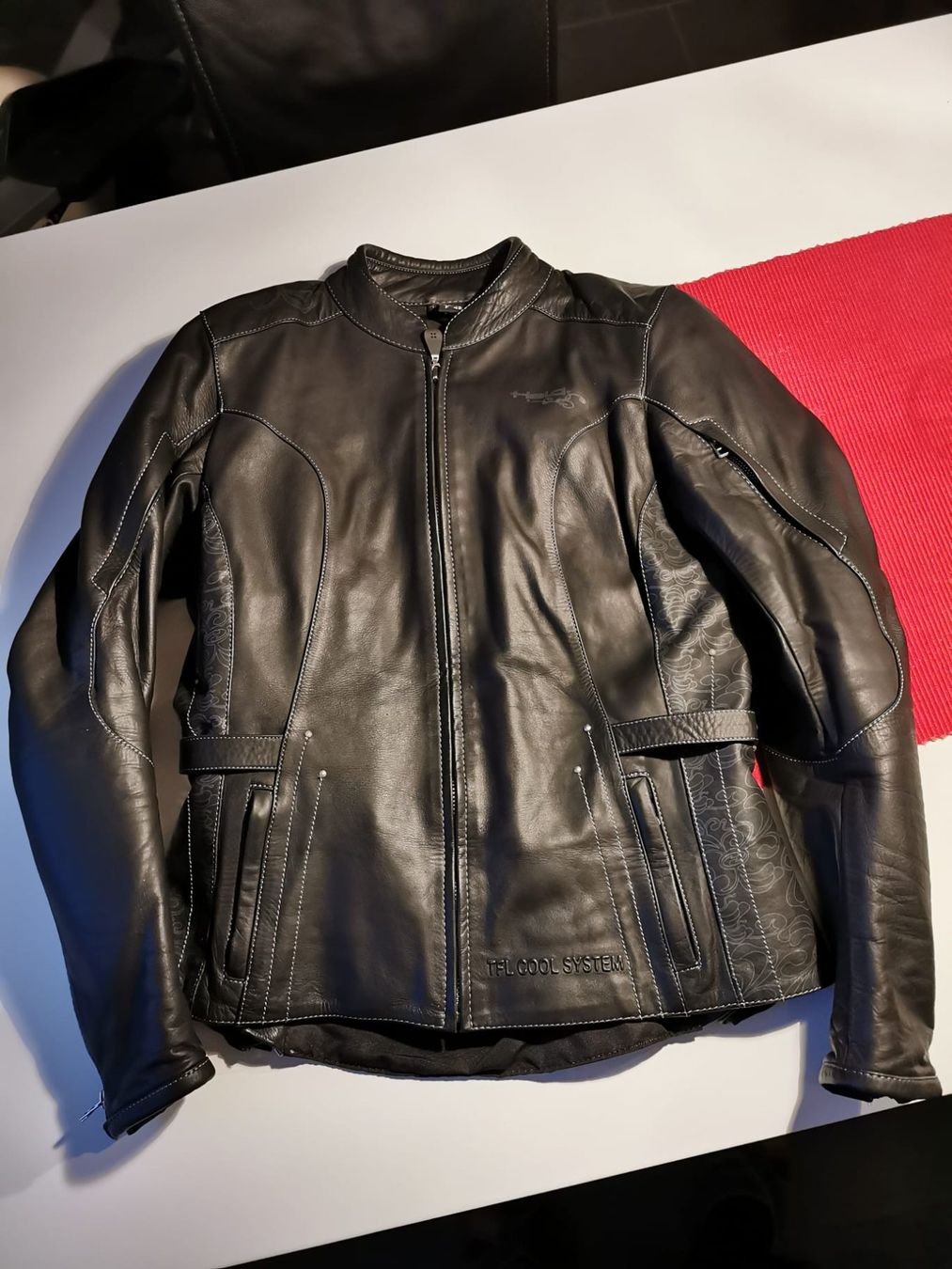 Completi & Tailleur: Motorradanzug von Held – Nuovo (secondo la descrizione) da Kleindöttingen venduto da wsu_95mw