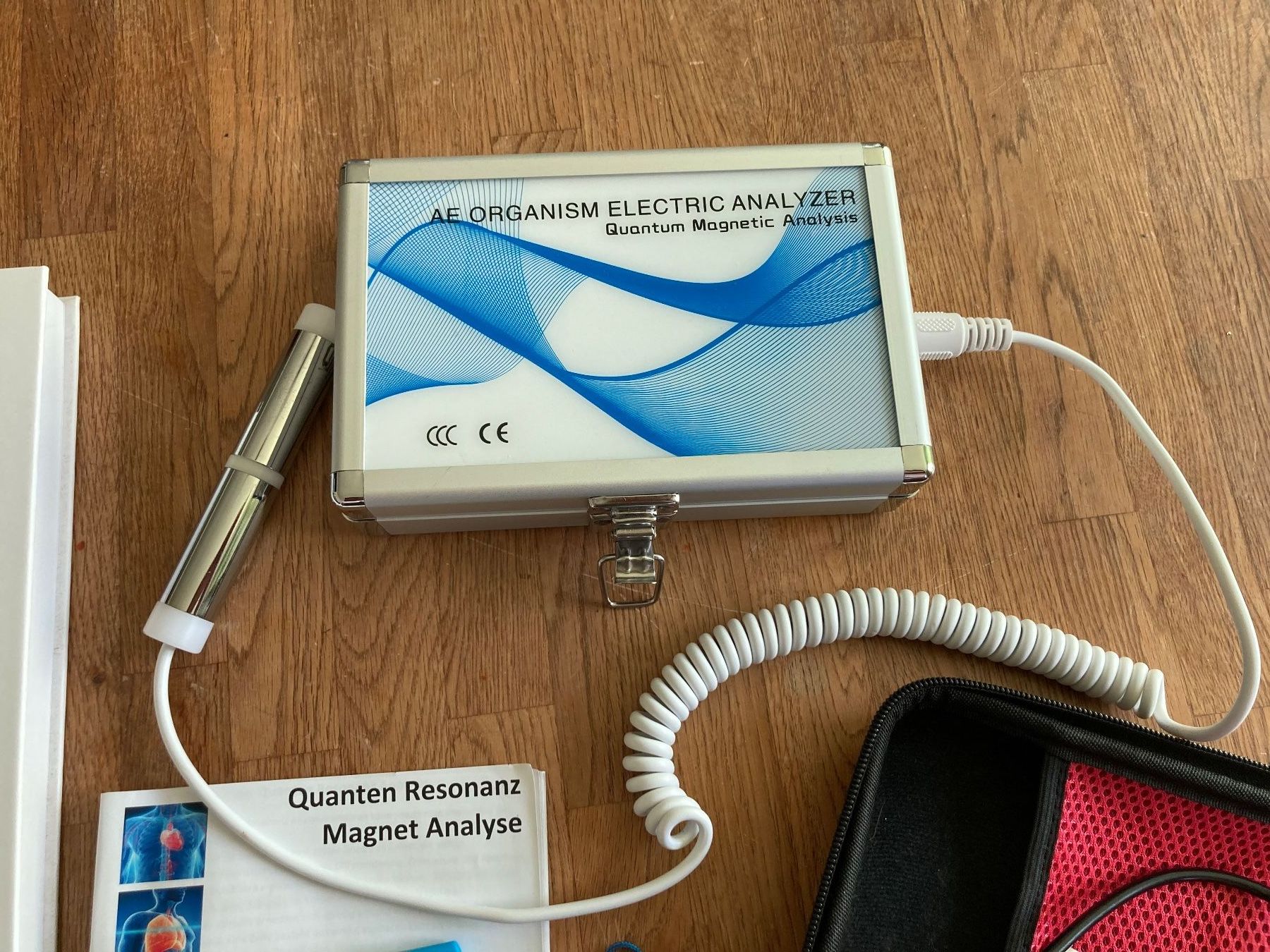 Mesurer: Quanten Resonanz Magnet Analyse Gerät mit Buch VDM-Academy – D'occasion à Erstfeld par Pfiffholder 2