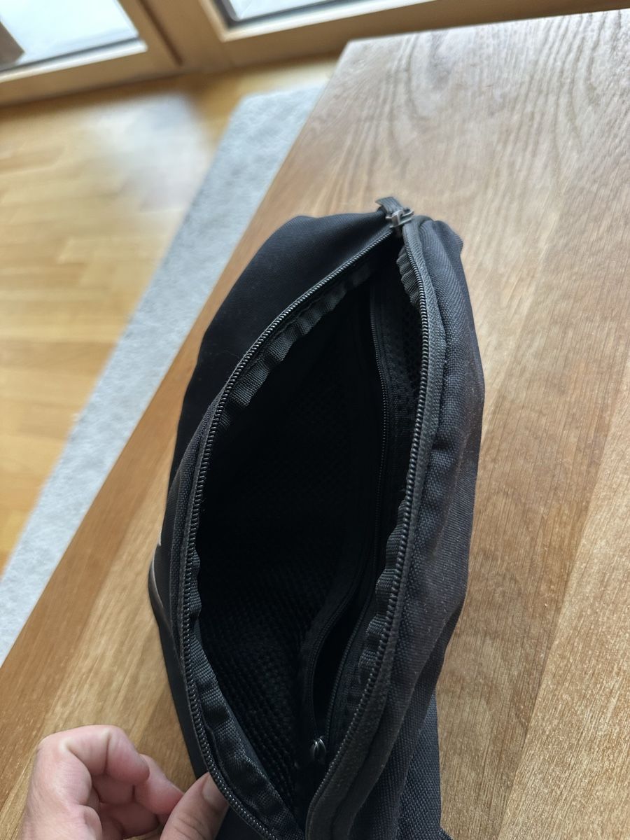 Nike Borse: Nike Bauchtasche schwarz – Usato da Chur venduto da lululemooon 2