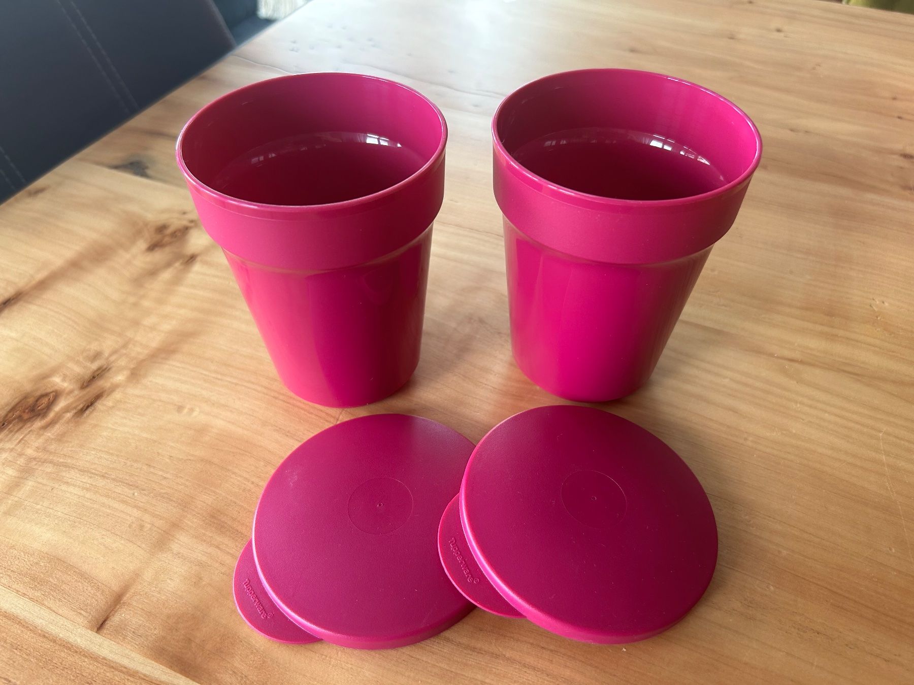 Tupperware Behälter & Ähnliches: Tupperware Becher 470ml pink 2 Stk mit Deckel NEU – Neu (gemäss Beschreibung) aus Kaltbrunn von lagone1