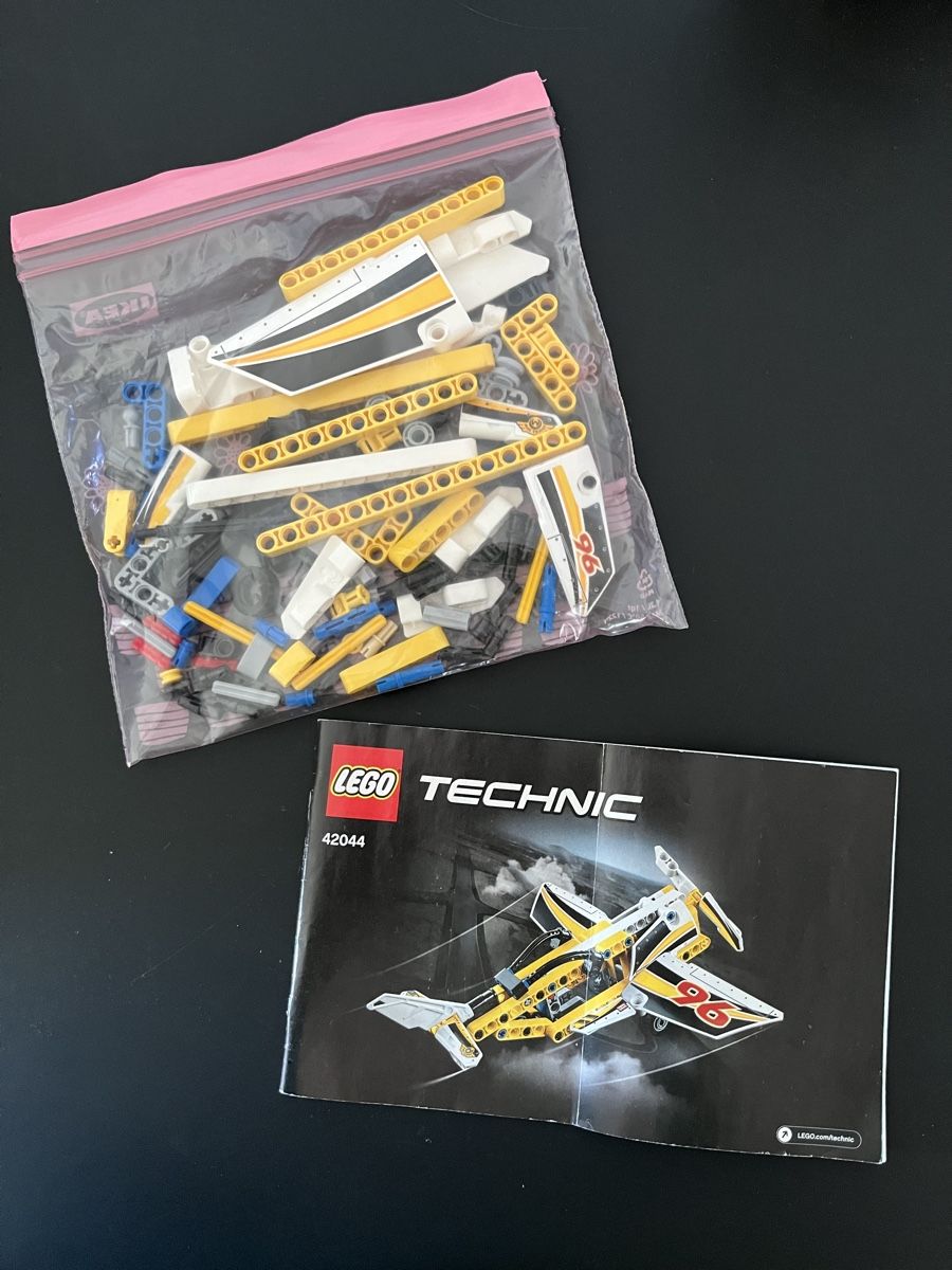 Lego Kit di costruzioni: LEGO Technic 42044 mit Anleitung - vollständig – Usato da Untereggen venduto da bri_6kr8