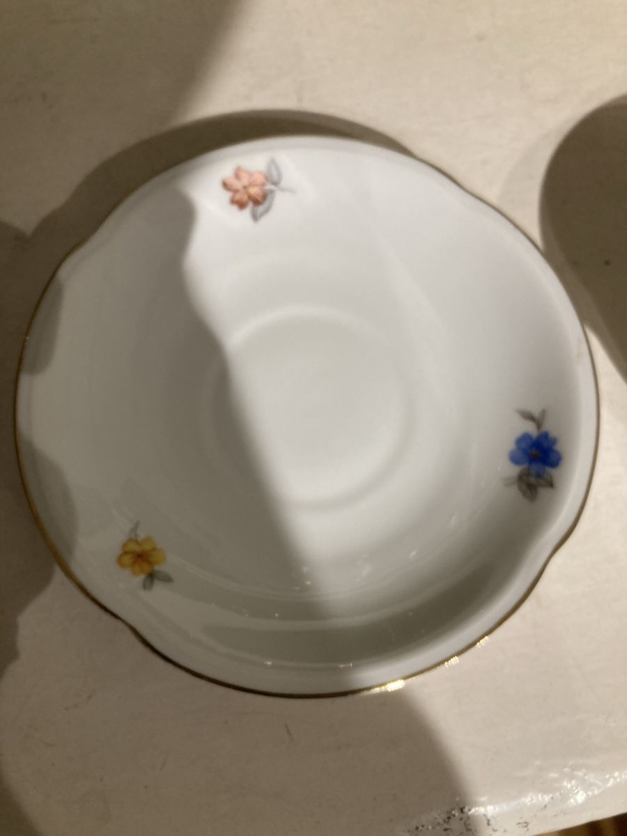 Geschirrsets: Tee- Kaffeeservice 12tlg. Blumendekor/Goldrand – Gebraucht aus Wolfwil von kreabea 5