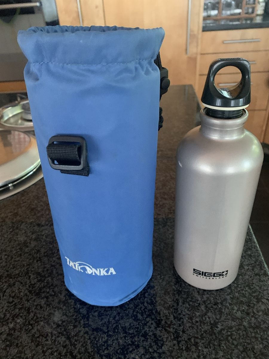 Sigg Gourdes & Thermos: Original SIGG Wasserflasche mit Isolierbeutel – D'occasion à Brugg AG par Simone92 6