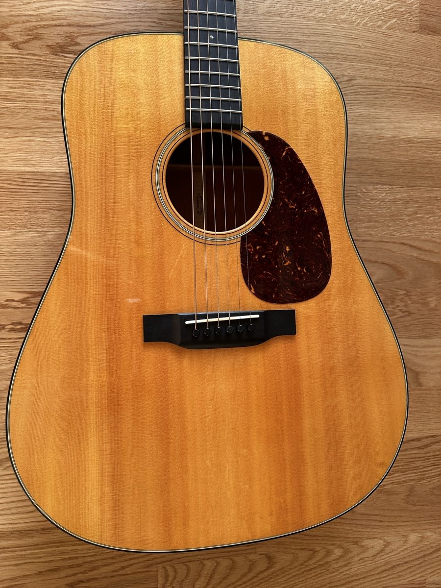 Martin & Co. Strumenti musicali: Martin D18 Gitarre – Usato da Rotkreuz venduto da A-Vic 1