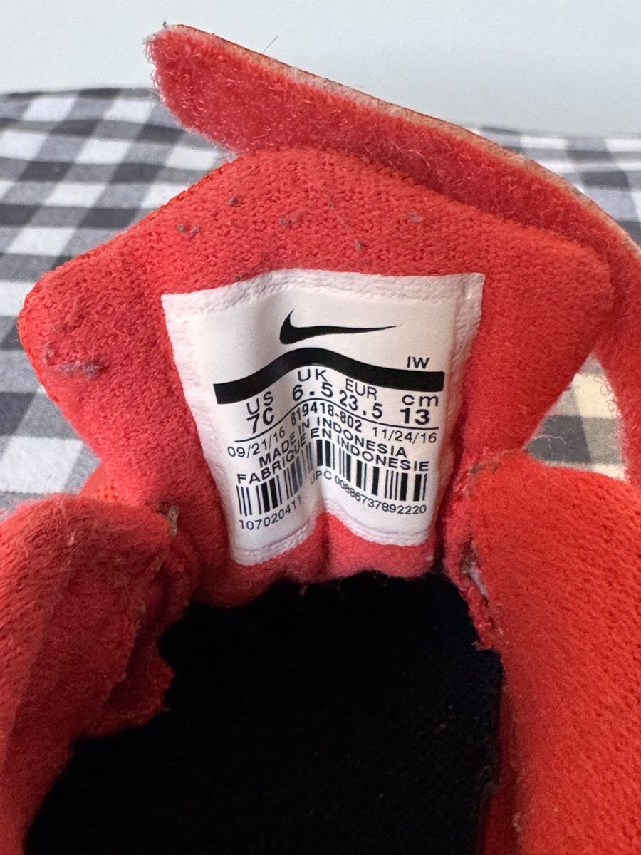 Nike Scarpe per ragazzi: Nike Kindersneaker: Grösse 23.5 – Usato da Basel venduto da spassbremse 2