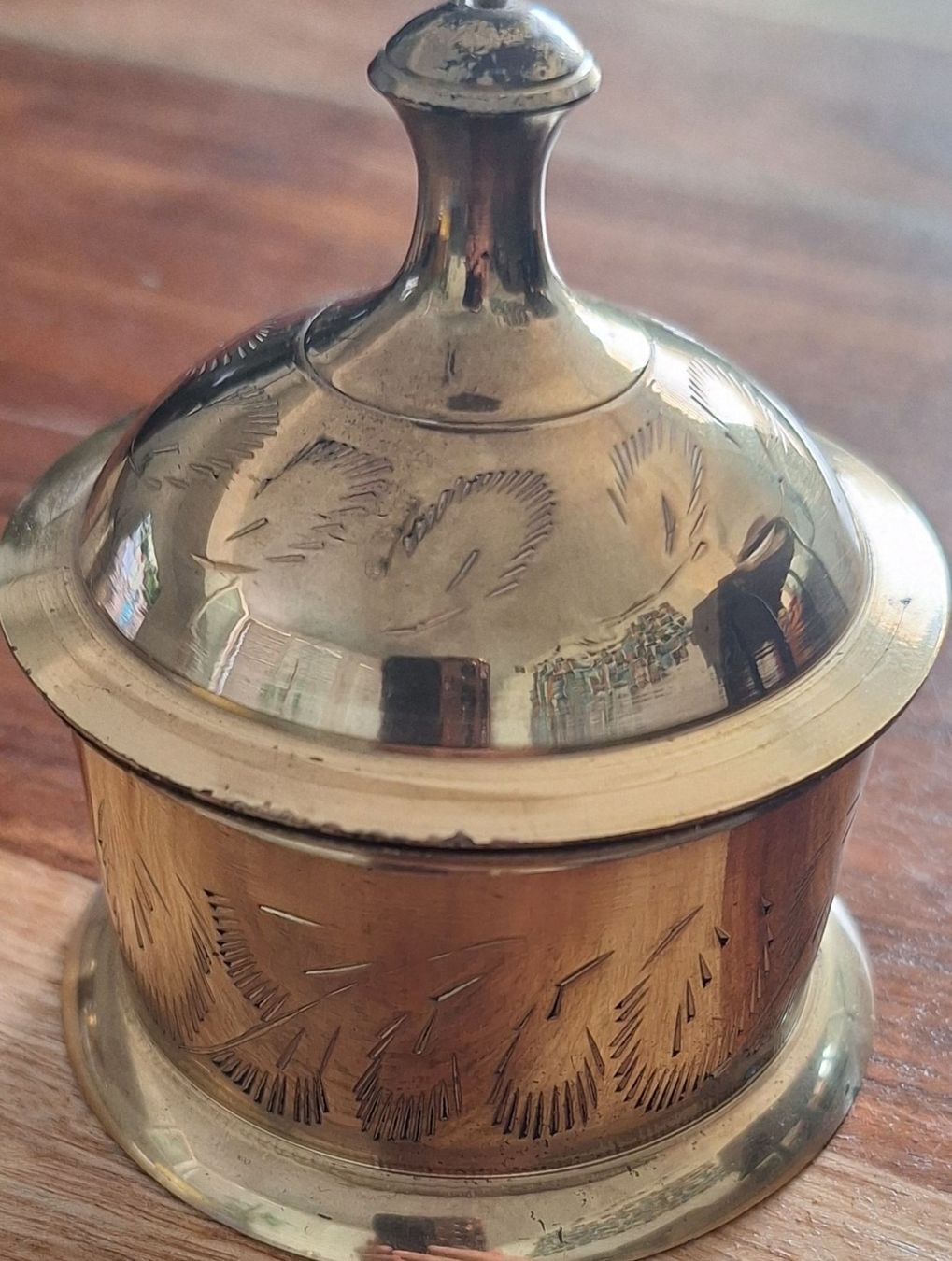 Alle Dekorationen: Messing Dose mit Deckel verziert – Gebraucht aus Horw von lee_mml6