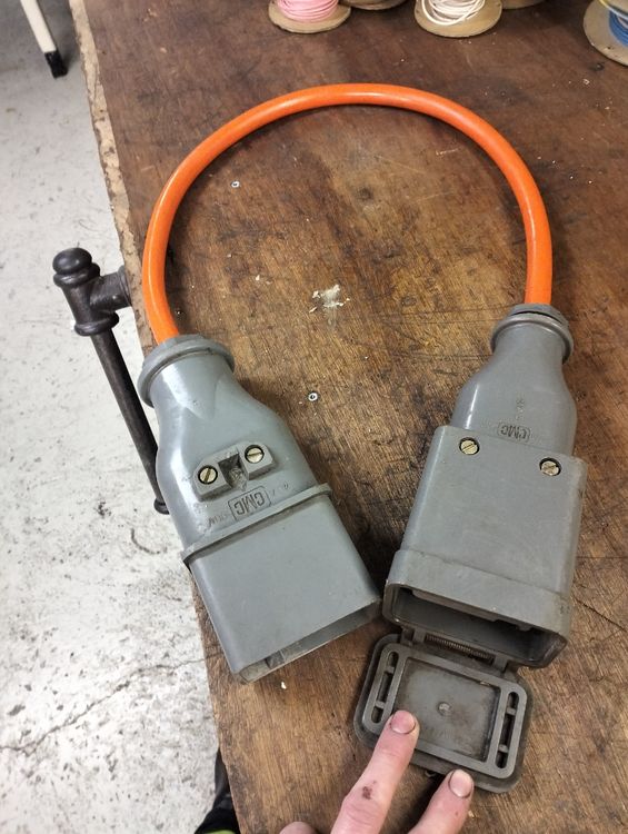 Euro-Übergangsstecker – 4 Stecker, Weiß, Für Geerdete Steckdosen