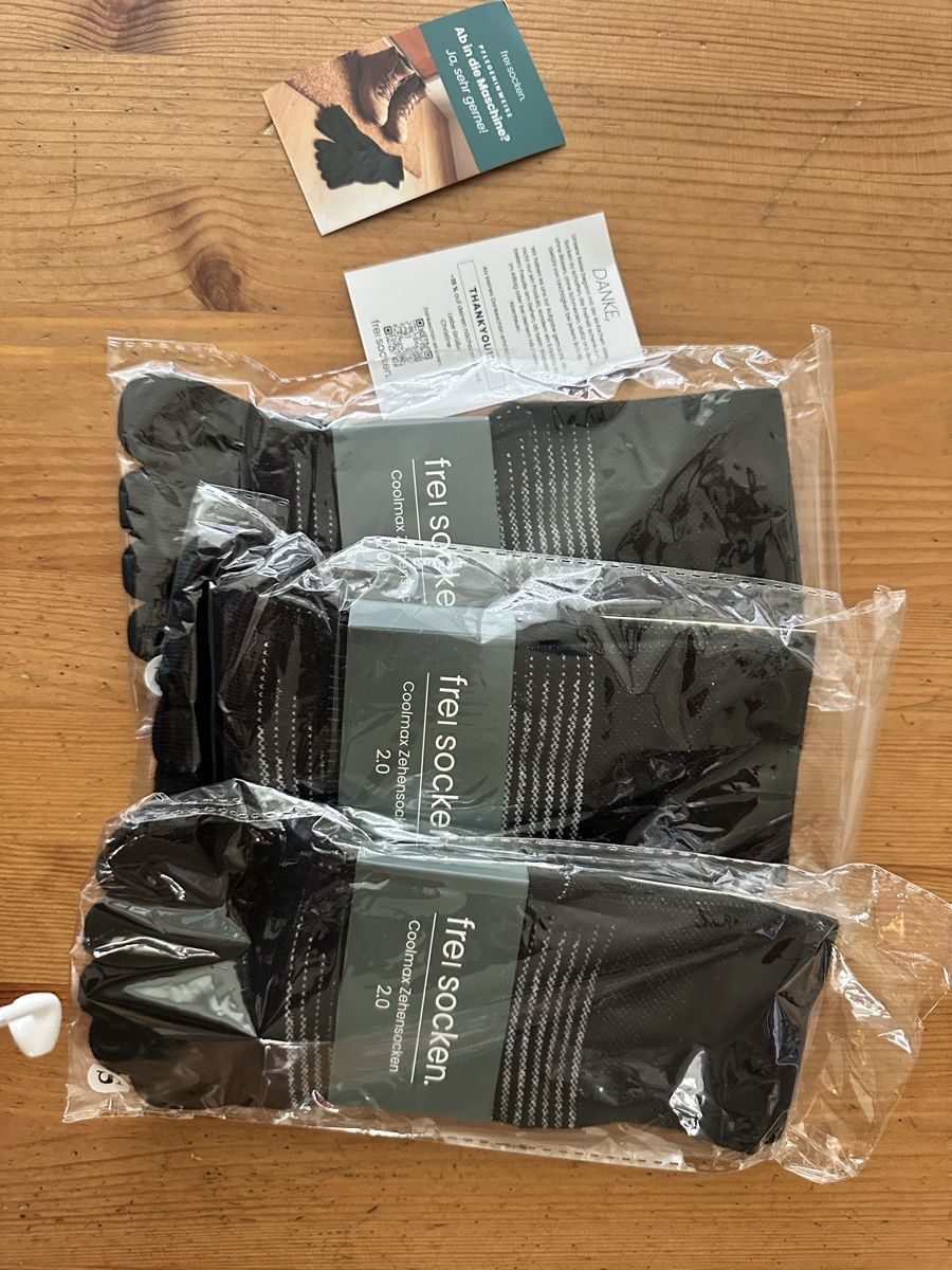 Socken: Zehensocken neu 36-39 schwarz – Neu und originalverpackt aus Uster von tanjabuechi