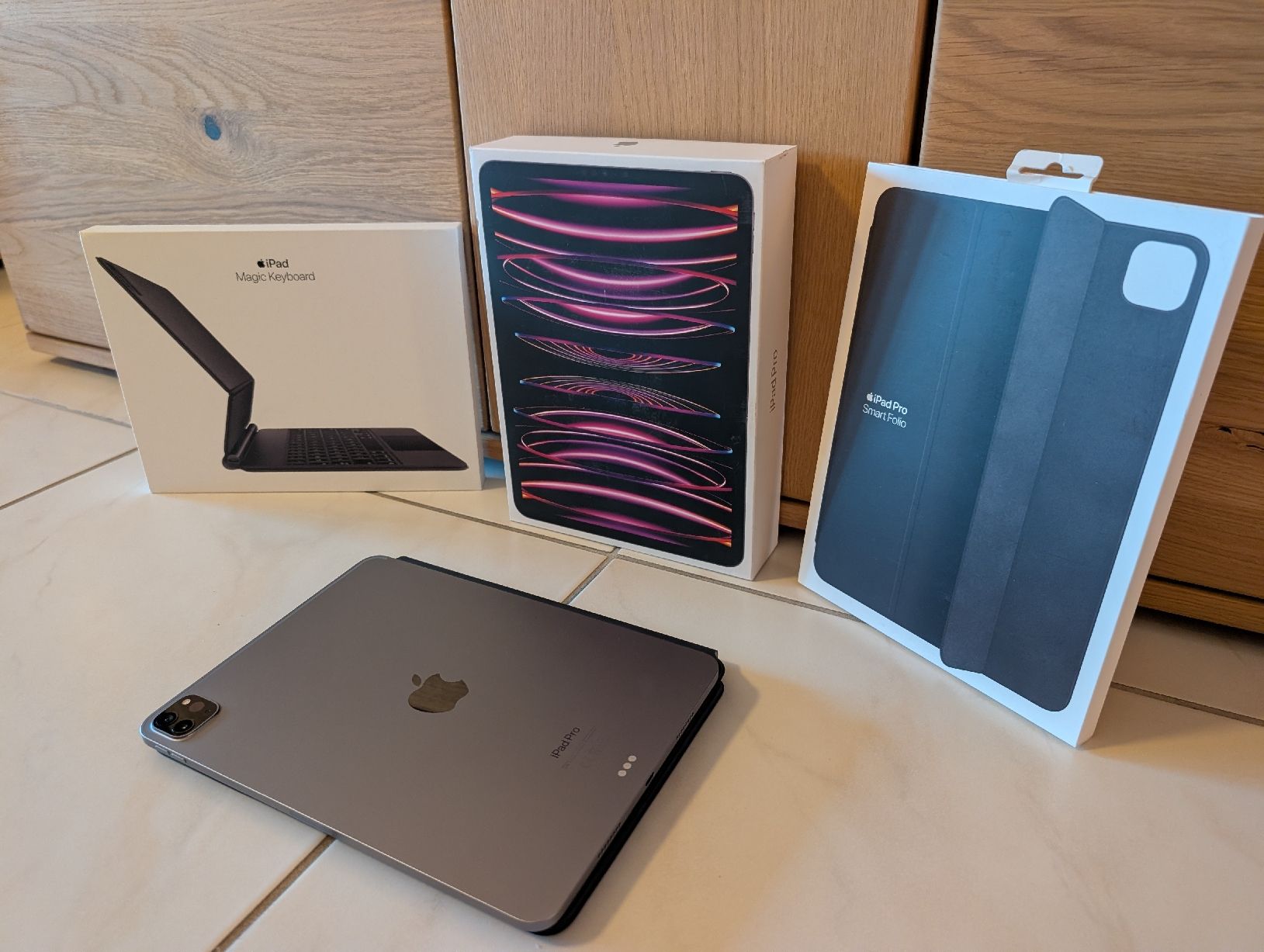 Apple Tablet PC: Apple iPad Pro 11" M2 (128GB) + Magic Keyboard CH – Usato da Wil SG venduto da Ni96 2