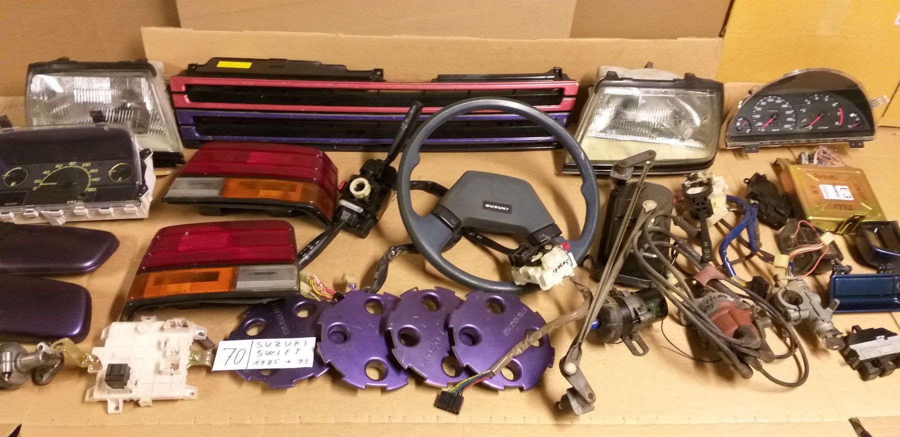 Suzuki Tutti pezzi di ricambio auto: SUZUKI SWIFT   OLDTIMER  DIVERSES PIECES  /  DIV. TEILE – Usato da cortébert venduto da rlv 1