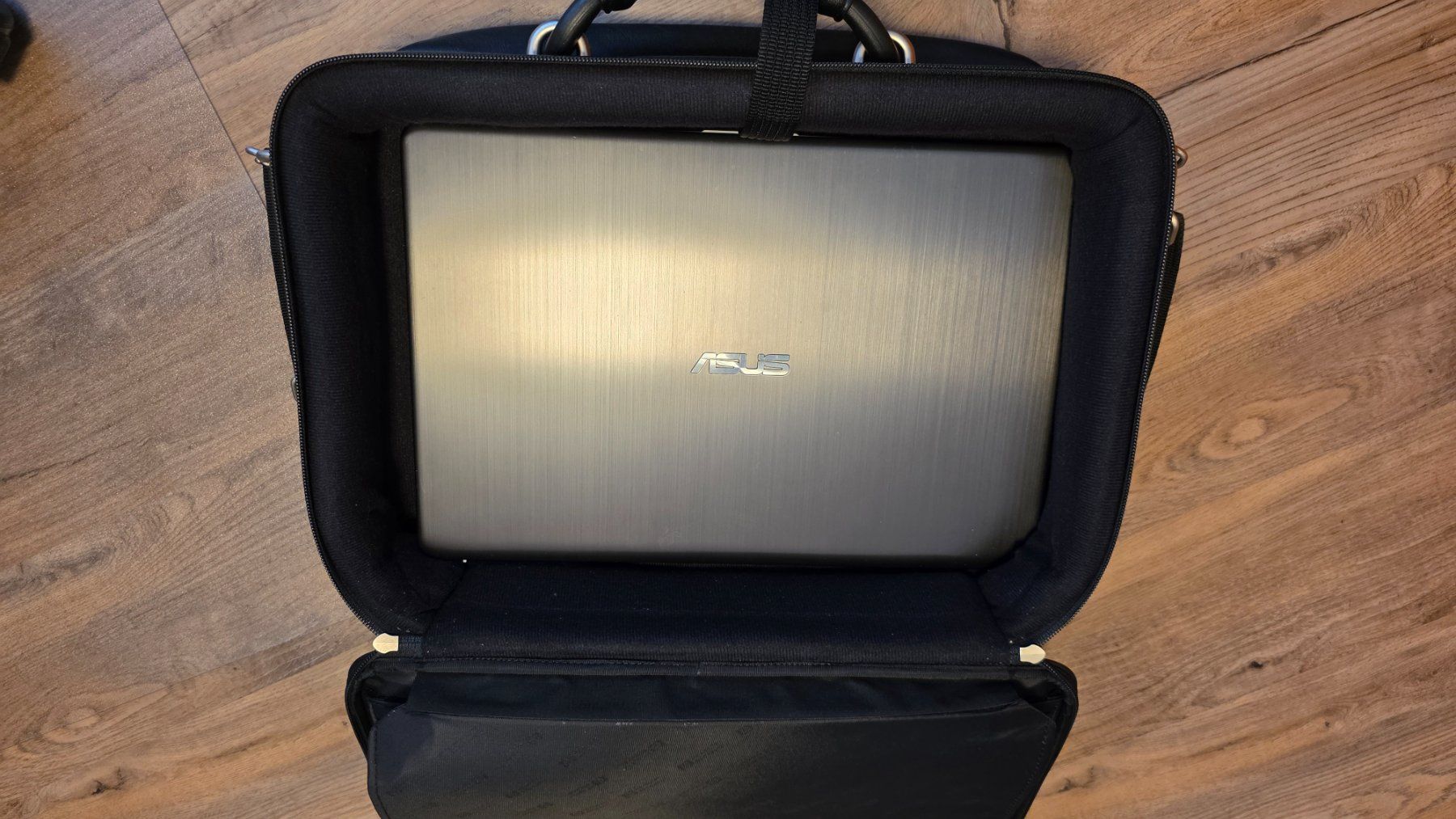 Valigie & Borse: HP Notebook Tasche – Usato da Muhen venduto da der_vpb8 8