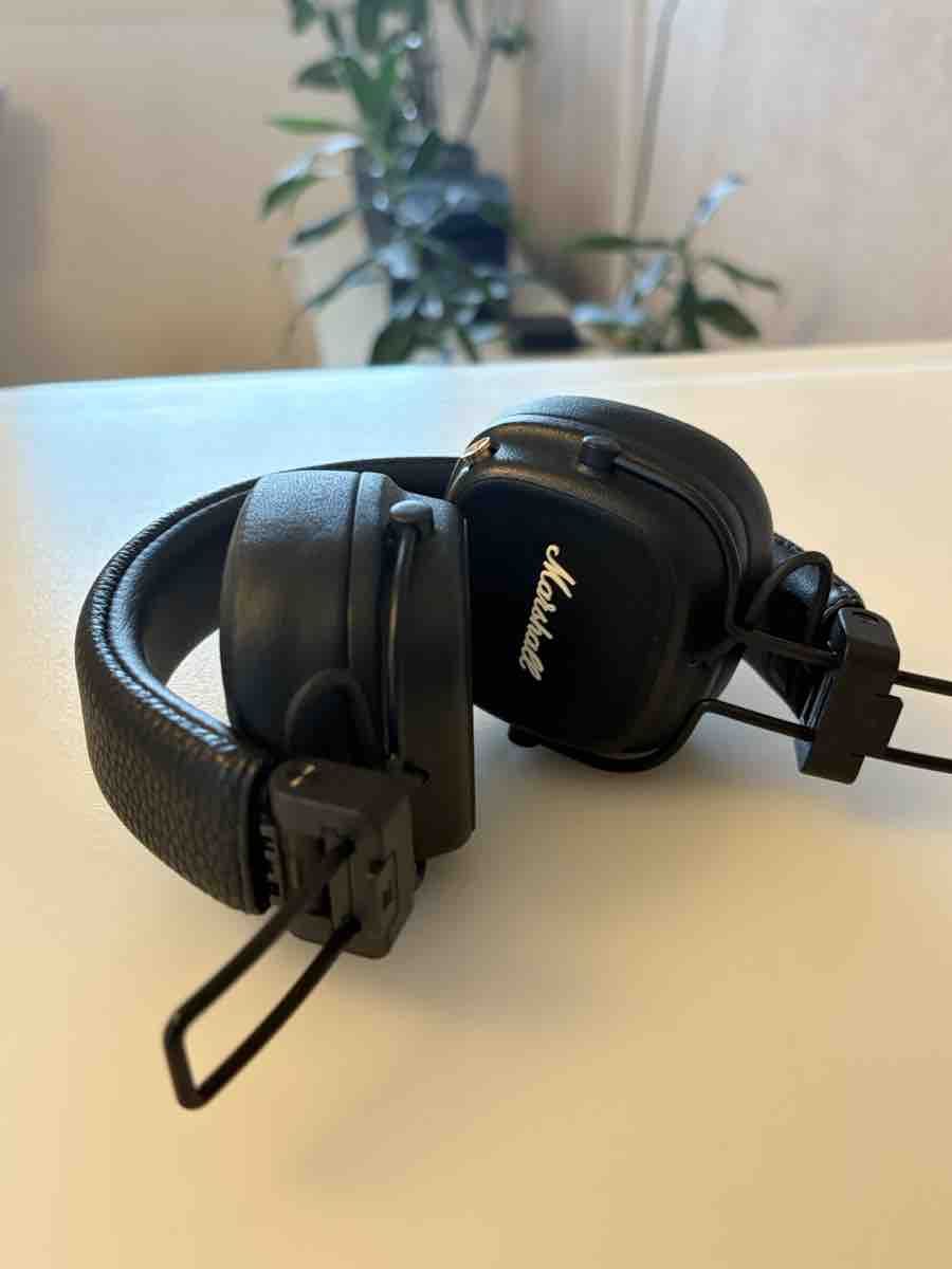 Marshall Casse acustiche: Marshall Bluetooth-Kopfhörer Schwarz neuwertig – Nuovo (secondo la descrizione) da Hinwil venduto da sally_21 2