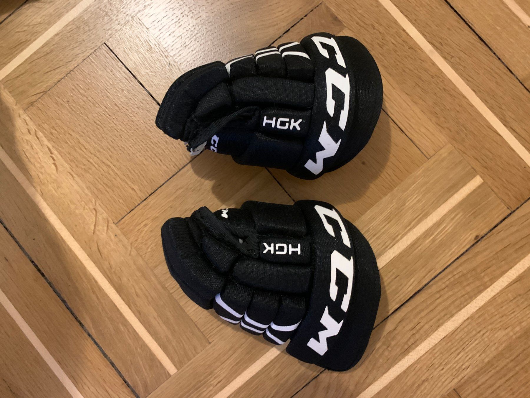 Ccm Kinderhandschuhe: CCM Eishockey Handschuhe ENTRY 8"/20cm 🏒 – Gebraucht aus Zürich von bru_sn9s