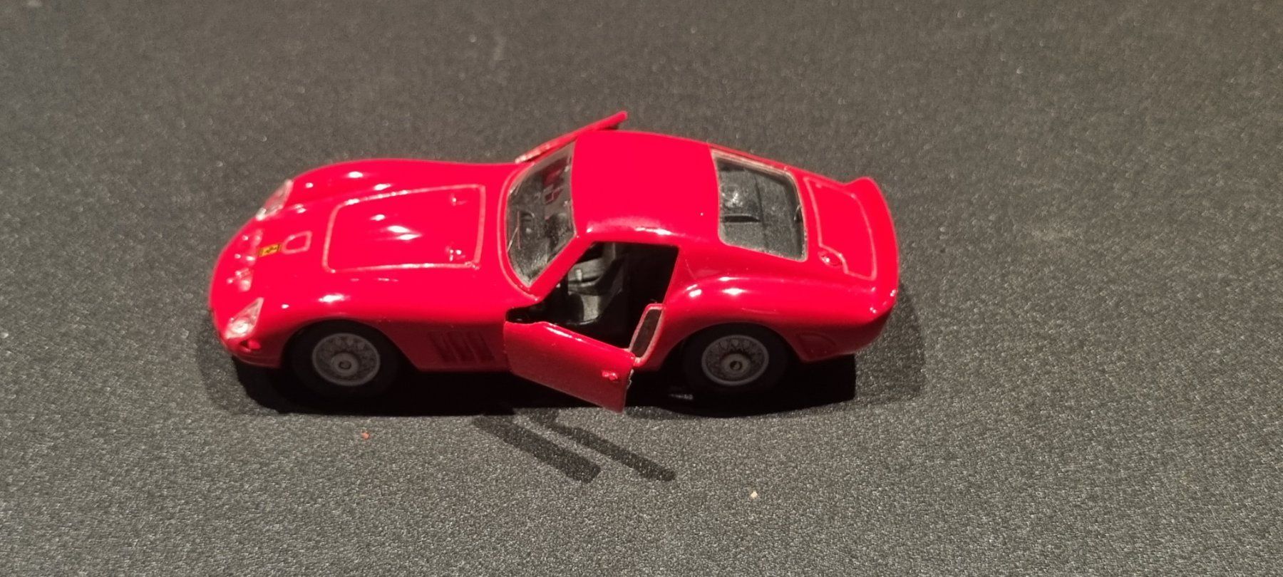 Ferrari Modellini d'auto: Ferrari 250 GTO – Usato da Lachen SZ venduto da LinDiscount 1