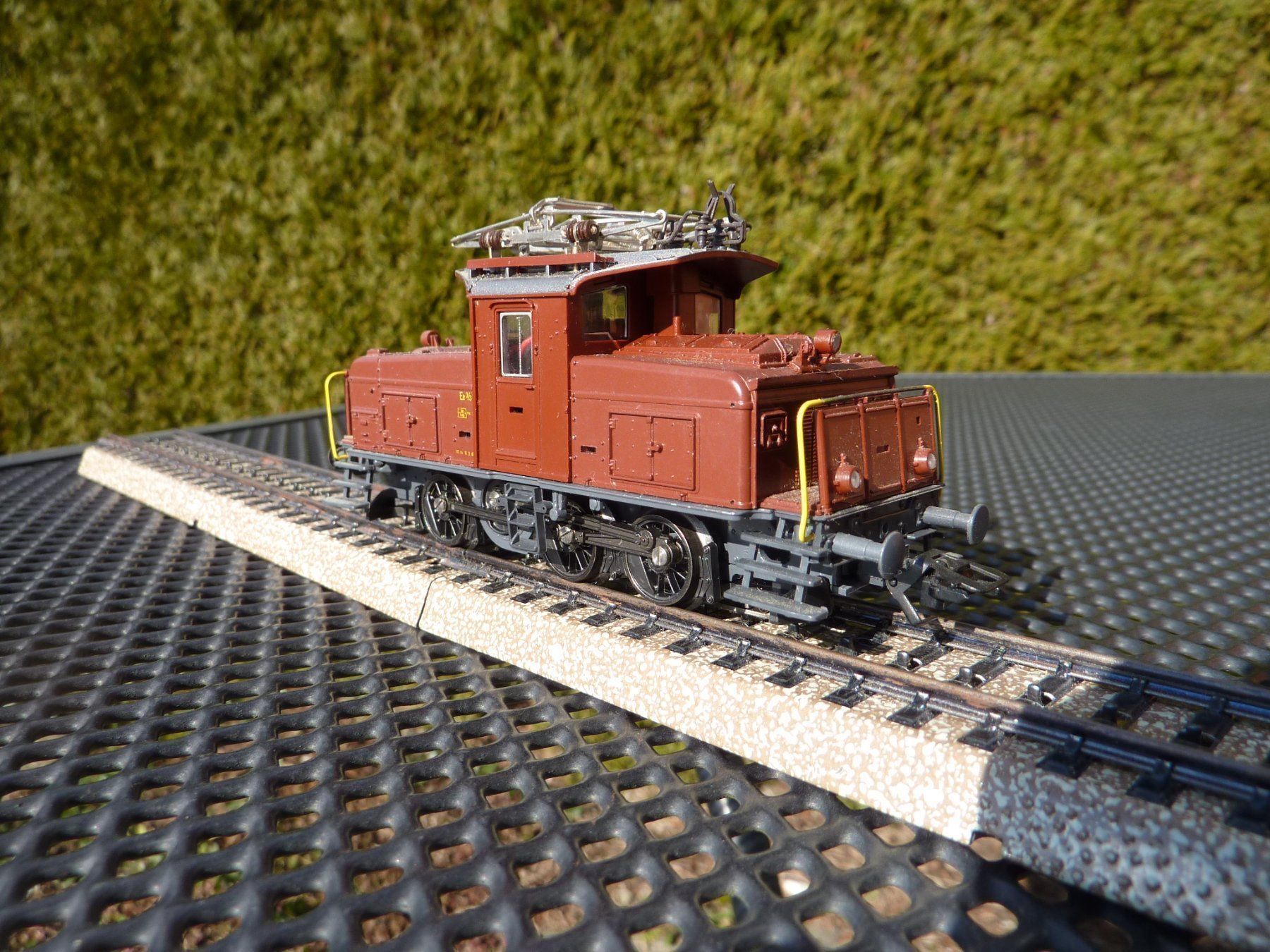 Roco Modellini di ferrovie: Roco Ee 3/3 HO (B) – Usato da Gelfingen venduto da btrottmann