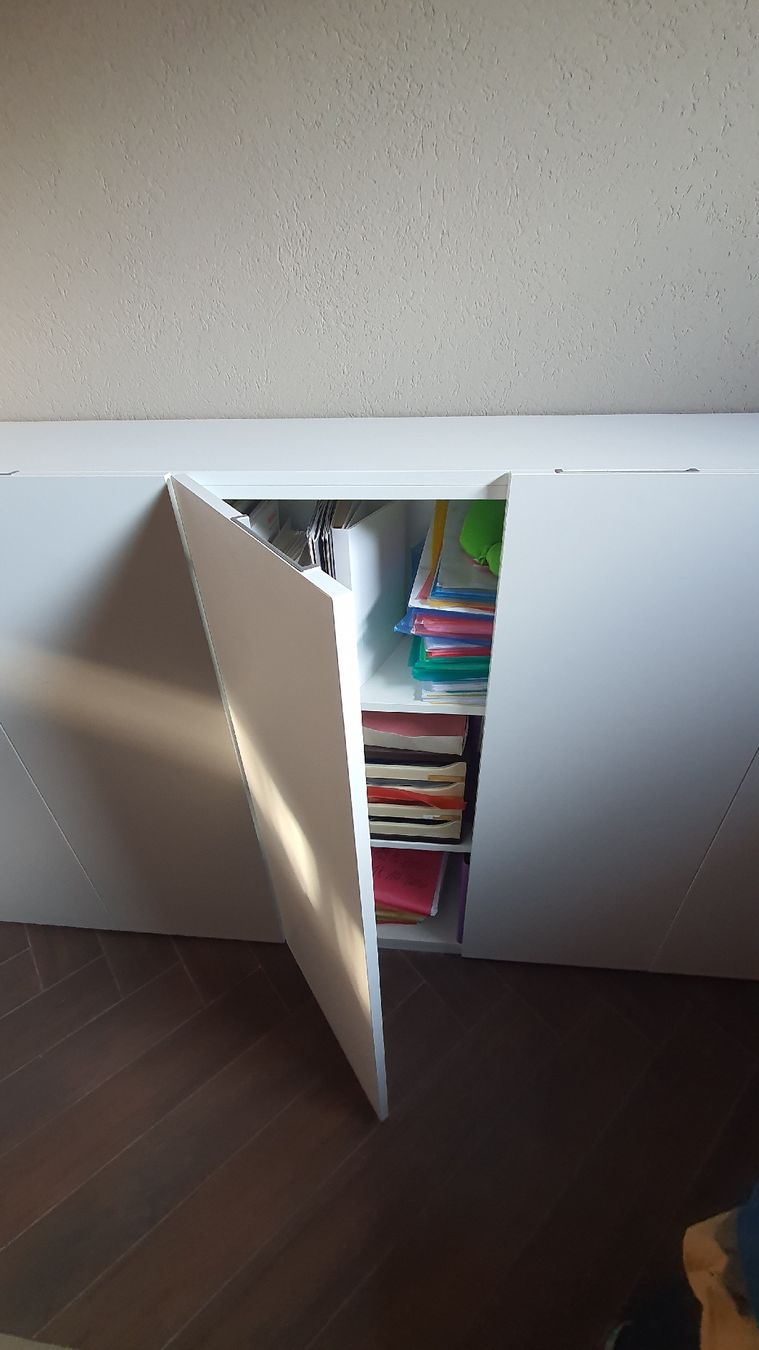 Cassettiere: Weisses Sideboard mit viel Stauraum. – Nuovo (secondo la descrizione) da Luzern venduto da Brocante-Vonmatt 2