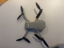 DJI Mini 2  Neuwertig