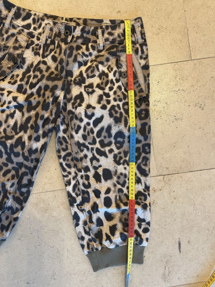 Marc Cain Pantaloni: Marc Cain Capri Hose Leo Print Gr. N3 – Usato da Buchs SG venduto da Sunie 2