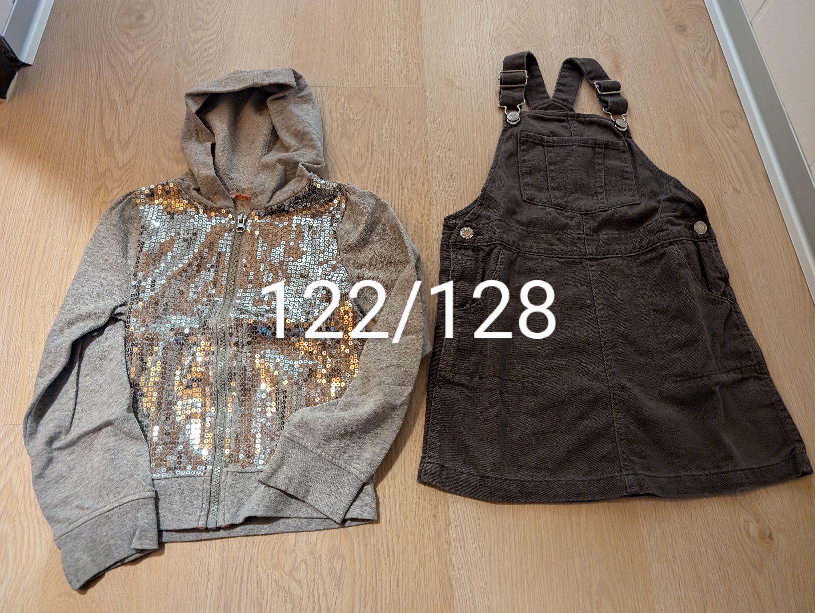 Lotti & Set di vestiti: kleiderpaket 122/128 – Usato da Nods venduto da BieneS 1