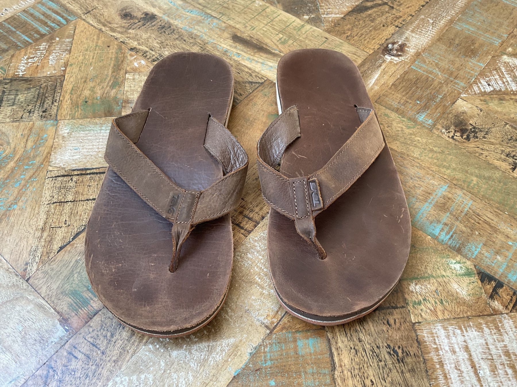 Teva Damenschuhe: Teva Leder Flip-Flops, Gr.42 - braun – Gebraucht aus Bachenbülach von Sybeco