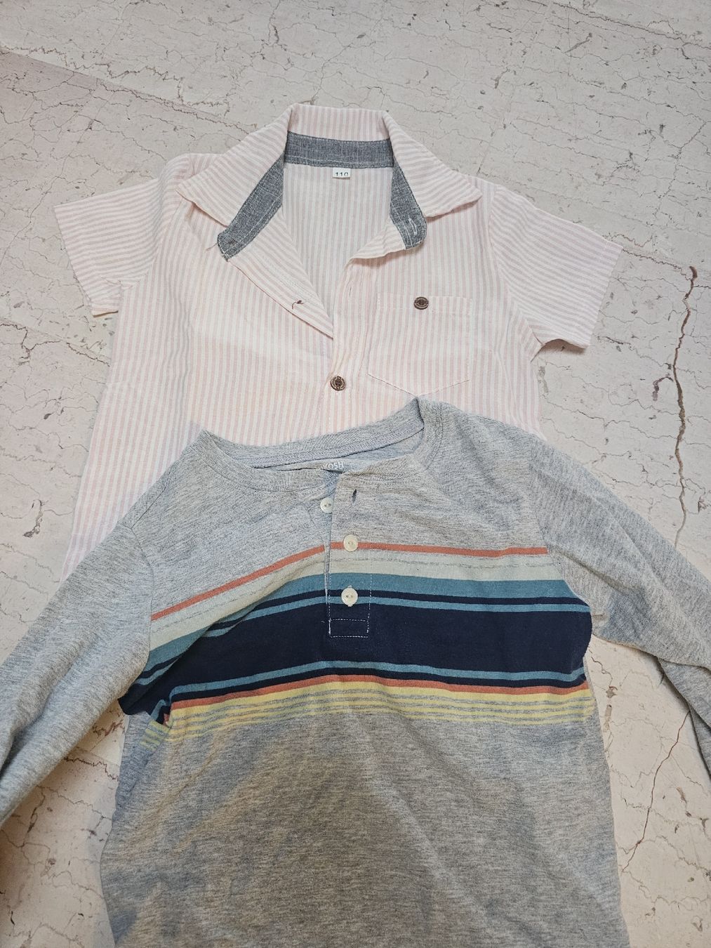 Lotti & Set di vestiti: Lot vêtements garçon 5 ans – Usato da Villeneuve VD venduto da ClarissaWyl 6
