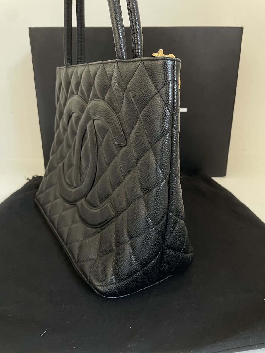 Chanel Taschen für Damen: Chanel Médaillon Vintage – Gebraucht aus Haute-Nendaz von velvetsummit.co 3