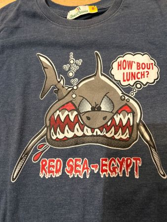 Cooles Hai T-Shirt Grösse 8