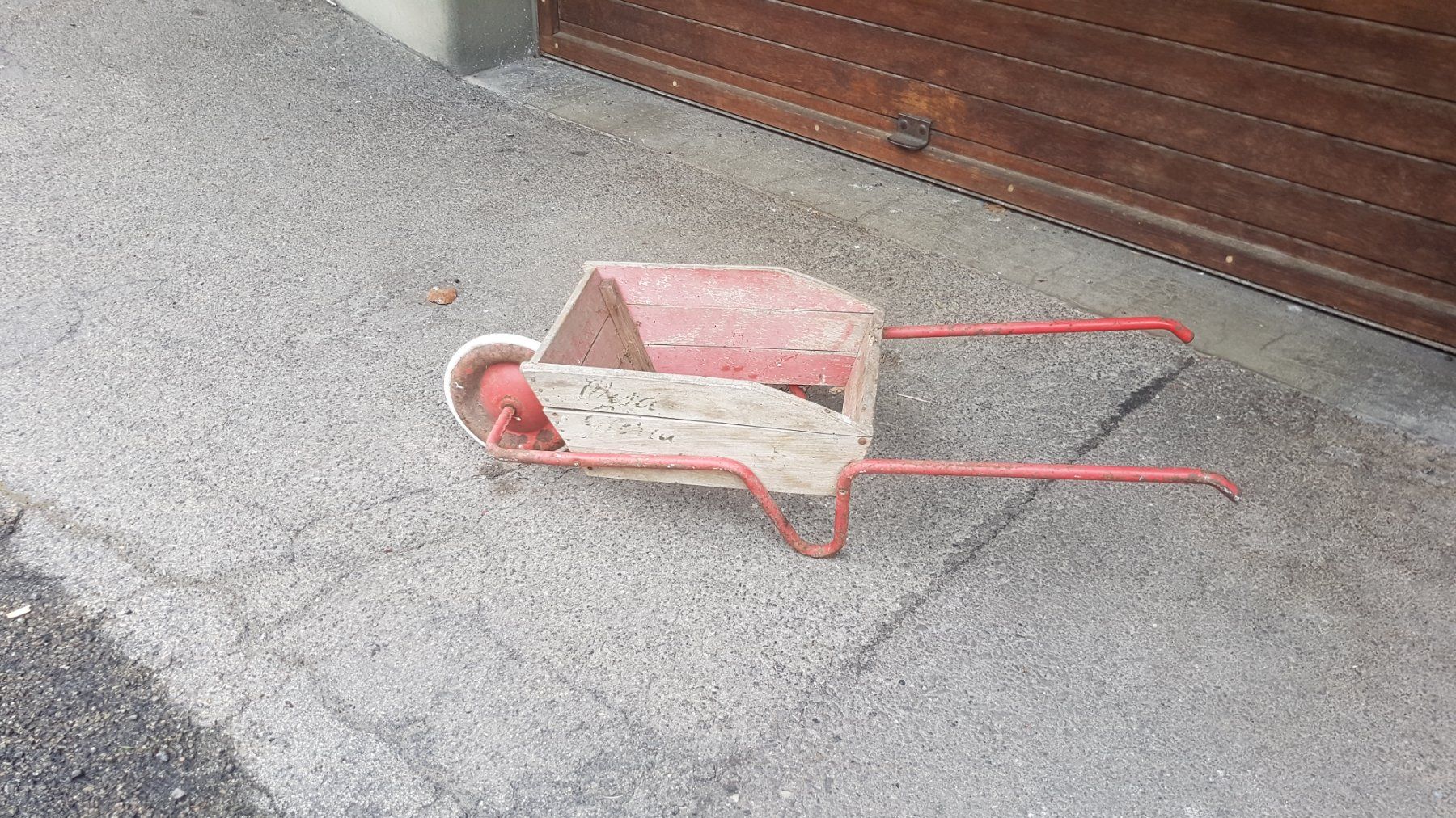 Tutte le decorazioni: Schubkäreli Vintage – Difettoso da bern venduto da Aaxe