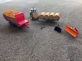 Bruder Traktor mit Anhänger