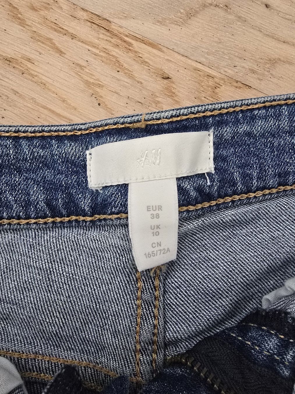 H&M Jeans: H&M Jeans Shorts - Grösse 38 – Usato da Rickenbach b. Wil venduto da Kth_v8 1