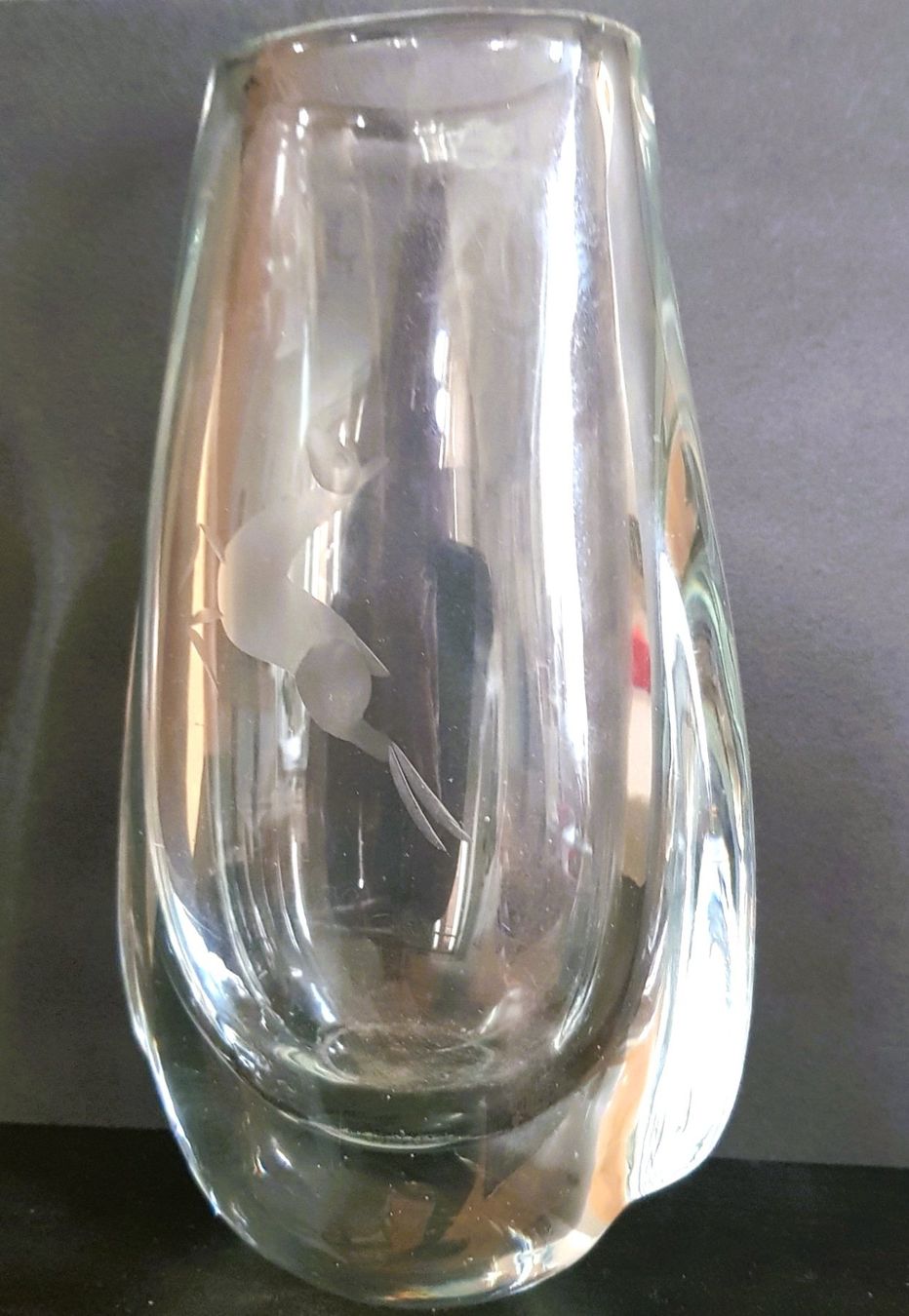 Vasen & Gefässe: Sehr schöne Blumenvase, Glas mit eingraviertem Pferd – Gebraucht aus Winterthur von Joschko